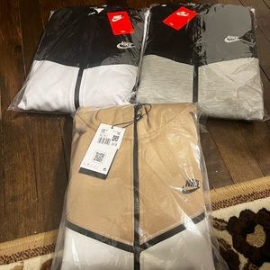 Three xxl nike tech jogging suits men